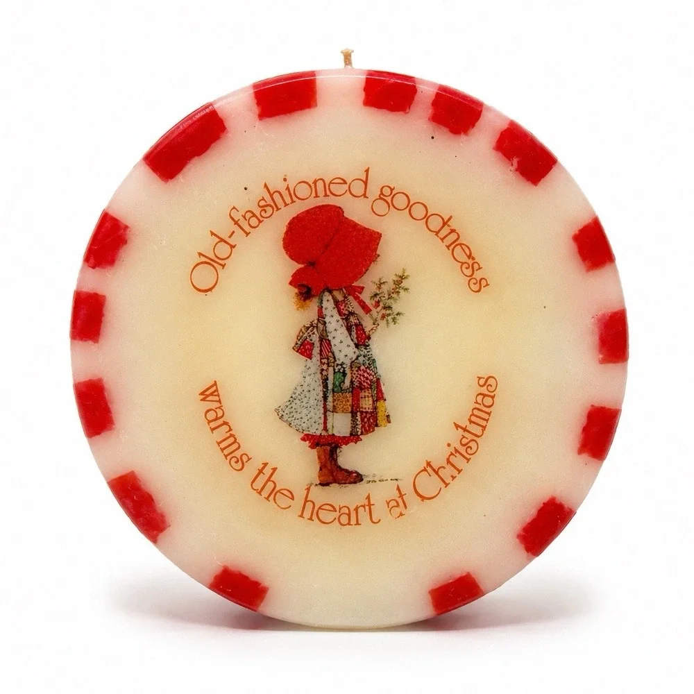 Holly Hobby Vintage Candle Red White